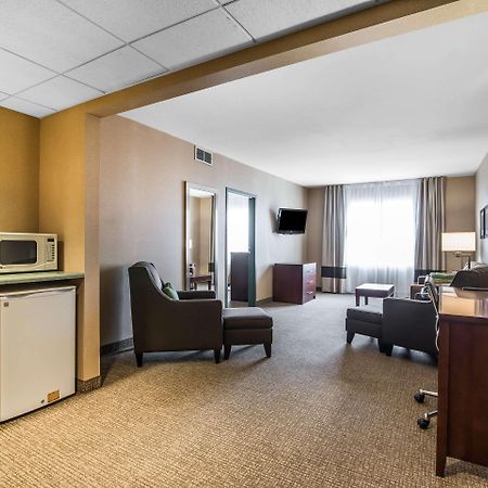 Quality Inn & Suites Towanda Bagian luar foto