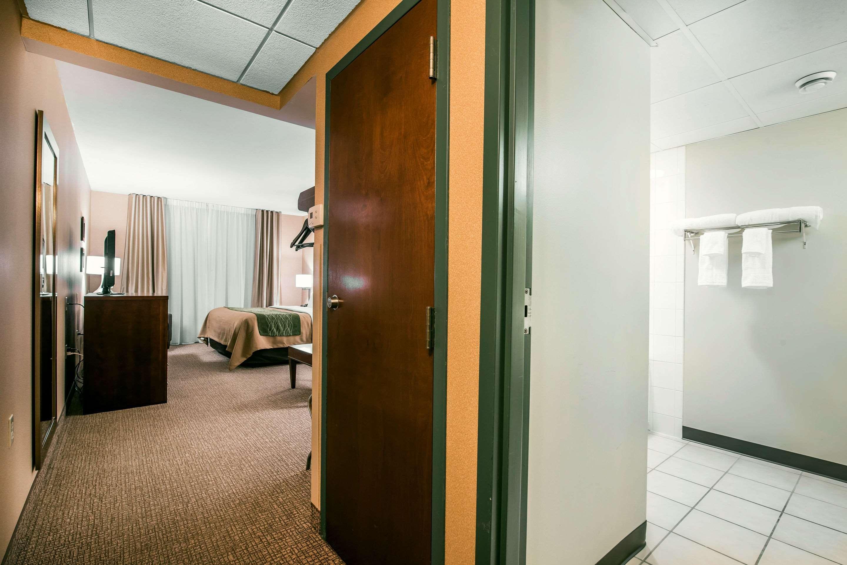 Quality Inn & Suites Towanda Bagian luar foto
