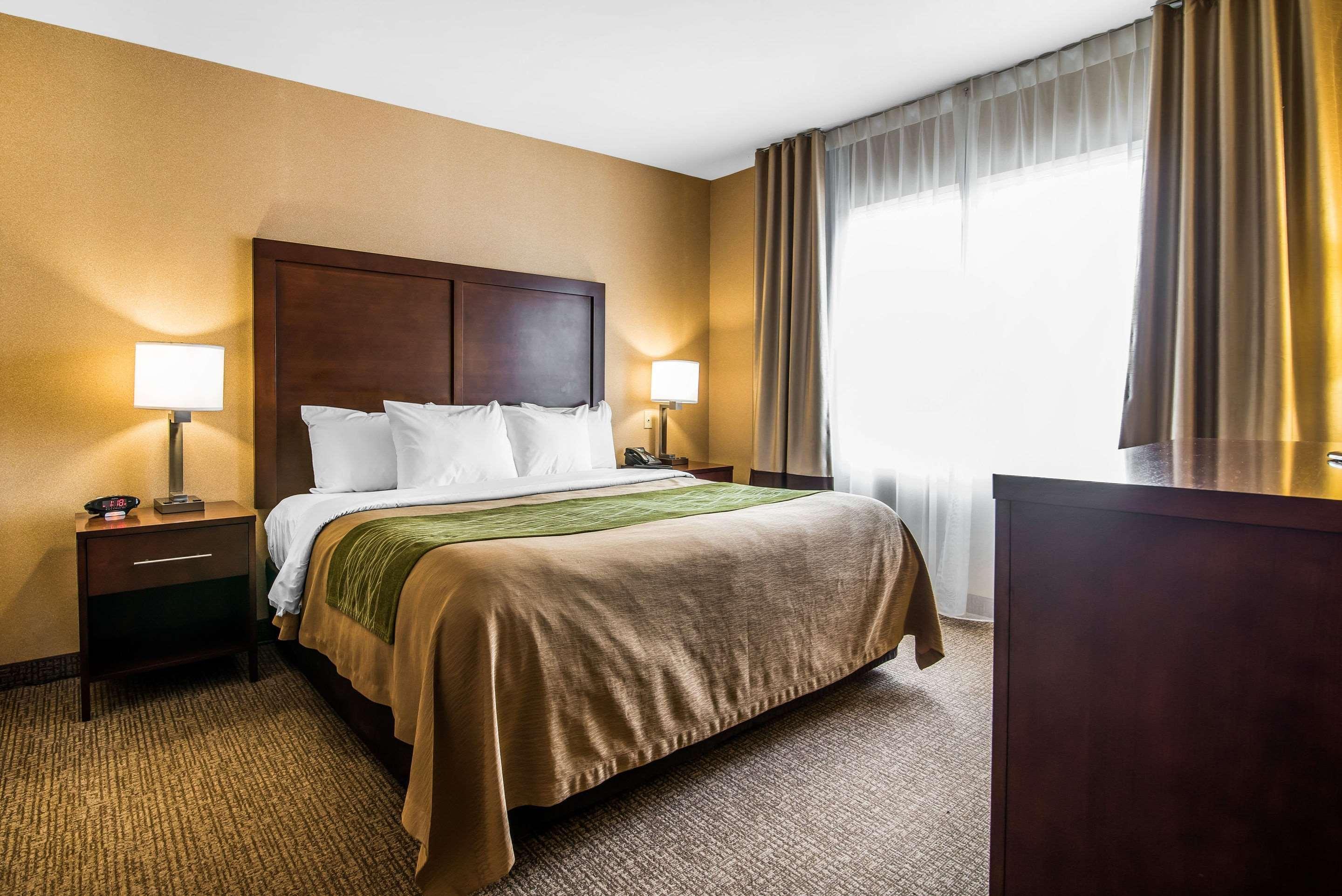 Quality Inn & Suites Towanda Bagian luar foto