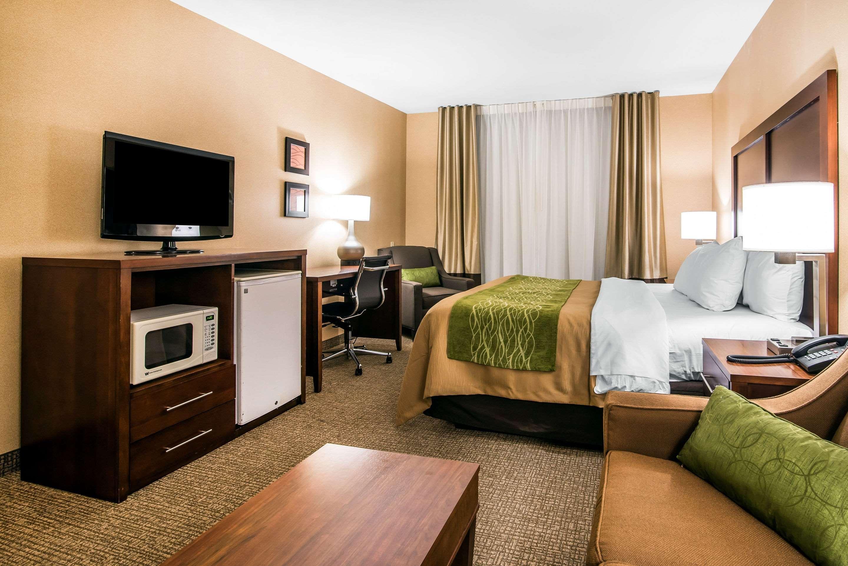Quality Inn & Suites Towanda Bagian luar foto