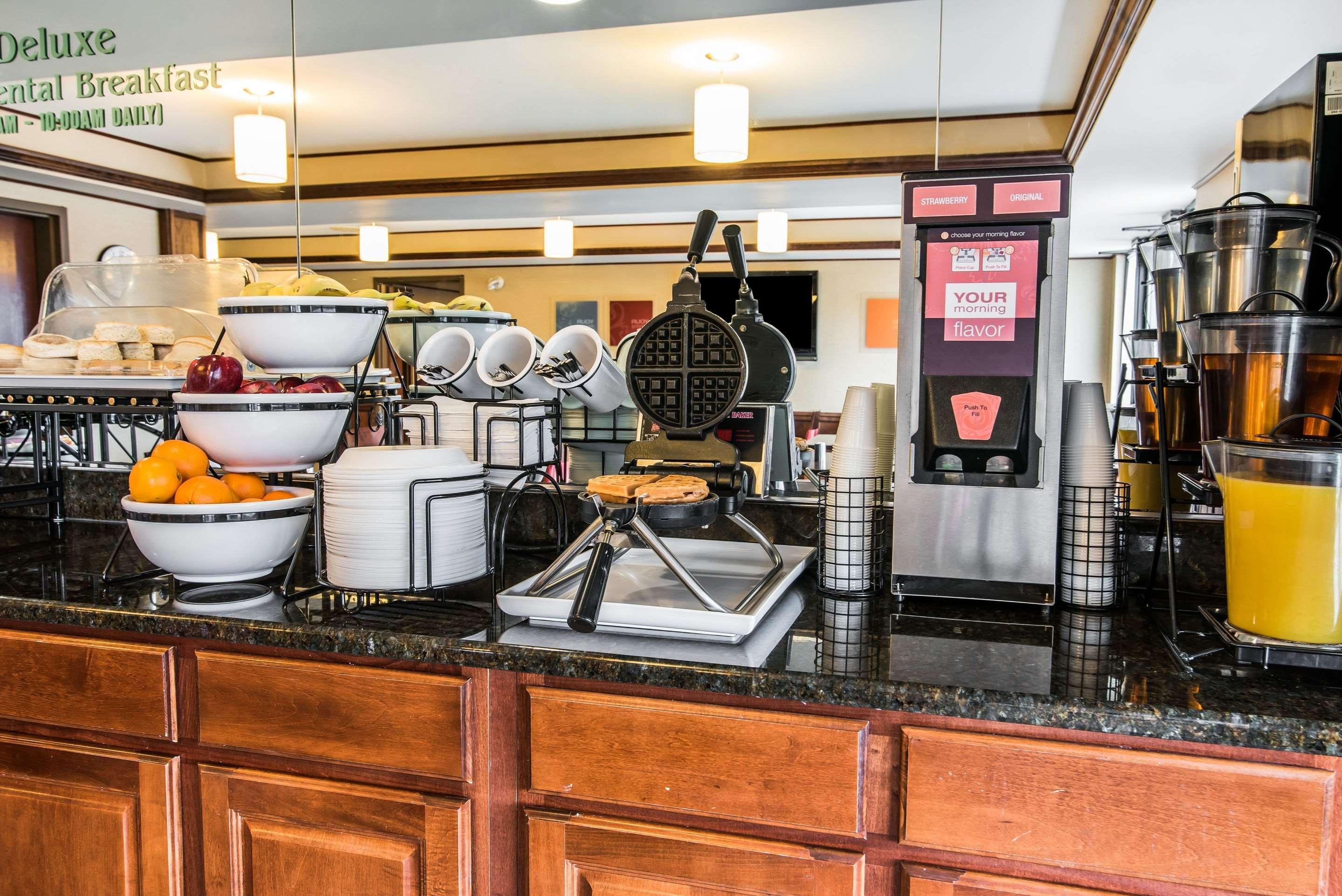 Quality Inn & Suites Towanda Bagian luar foto