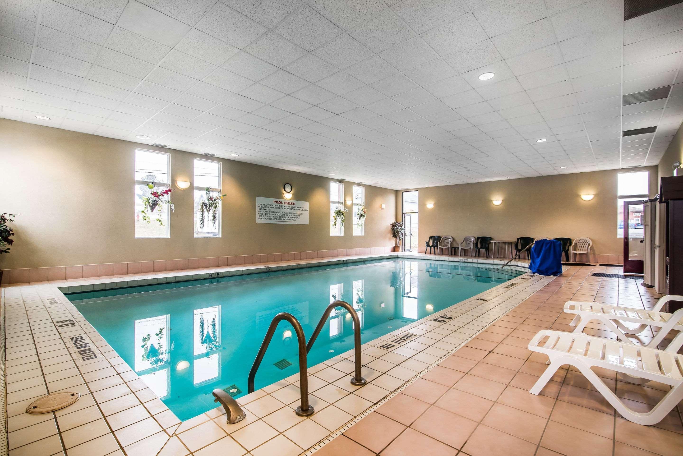Quality Inn & Suites Towanda Bagian luar foto